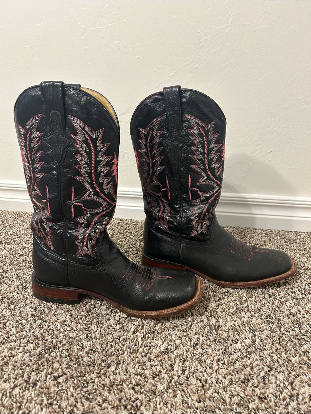 Ferrini Black Cowboy Boots with Pink Embroidery - Picture 2 of 9